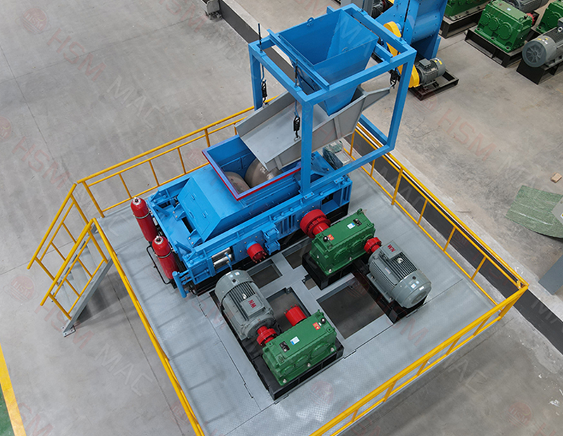 金礦破碎機(jī)，大型金礦石對(duì)輥破碎機(jī)，液壓對(duì)輥制砂機(jī)廠家