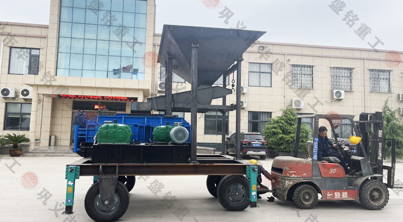 1012移動對輥破碎機時產量多少噸？價格多少錢一臺