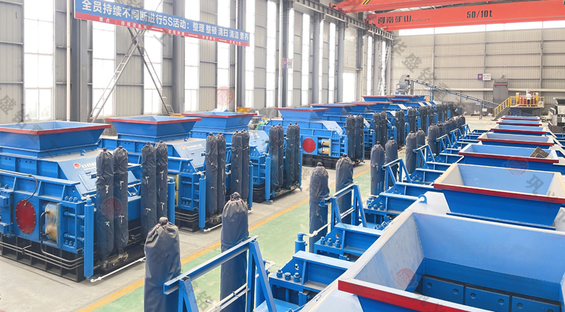  硅錳合金渣破碎機實拍 