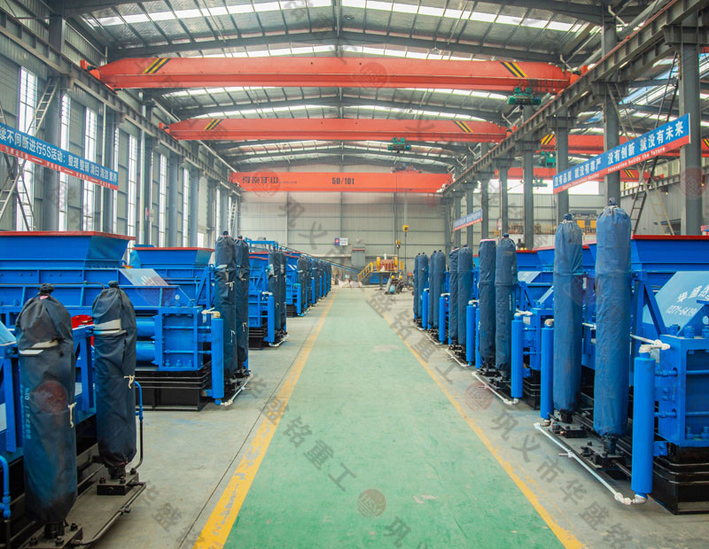 礦石輕松破碎，大幅提高生產效率——對輥式破碎機